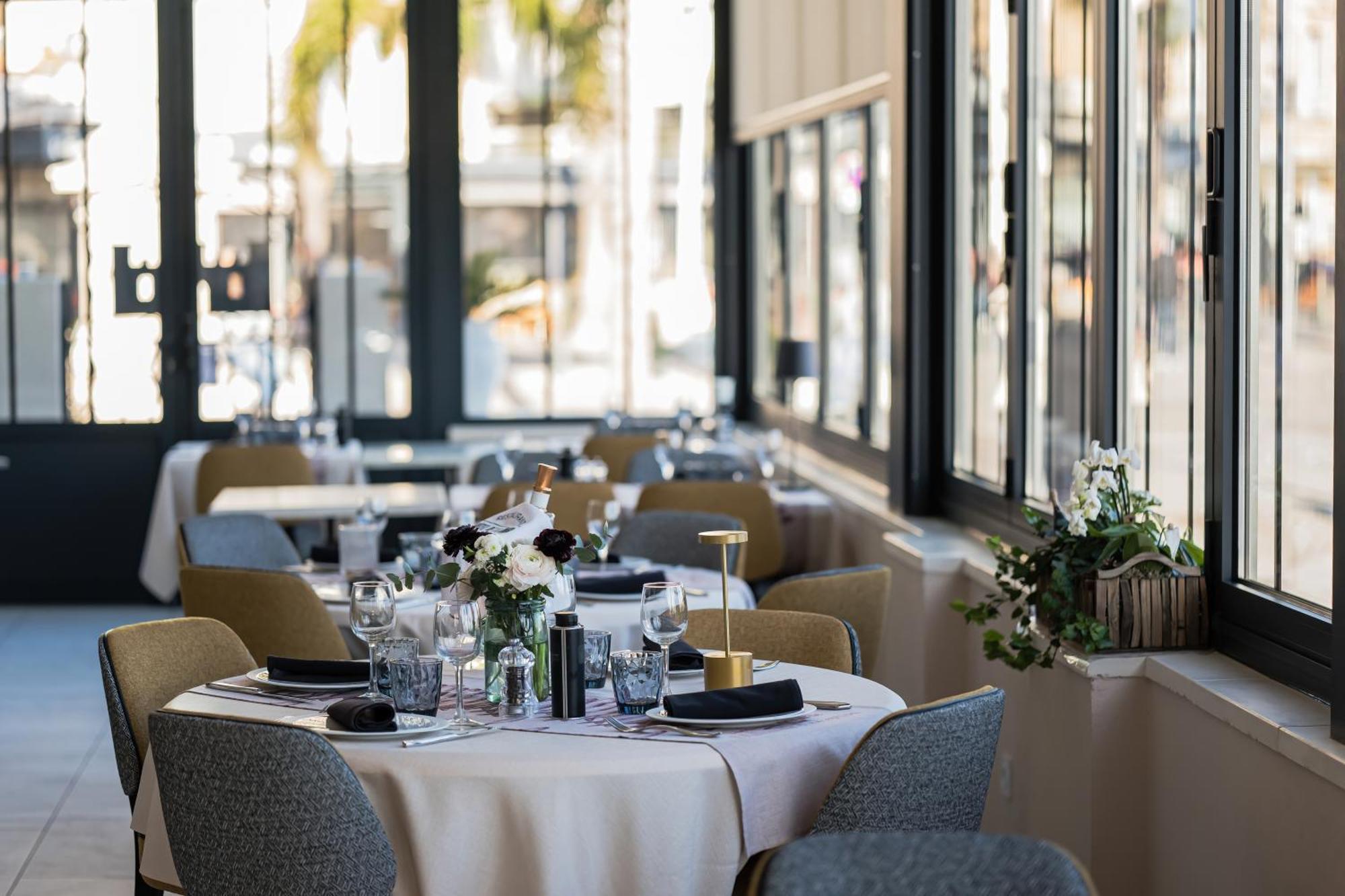 Hotel Restaurant De La Tour Sanary-sur-Mer Luaran gambar
