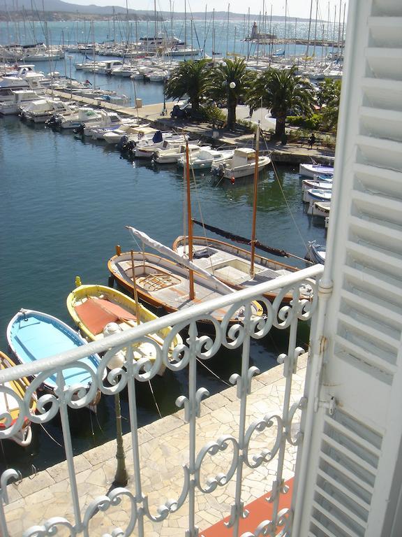Hotel Restaurant De La Tour Sanary-sur-Mer Luaran gambar